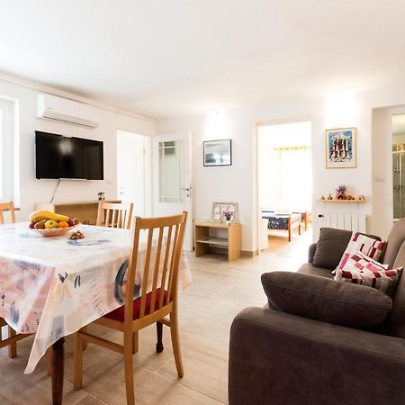 Apartment Katarina Pula Luaran gambar
